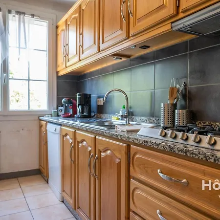 Large House Close To Center Holiday home *